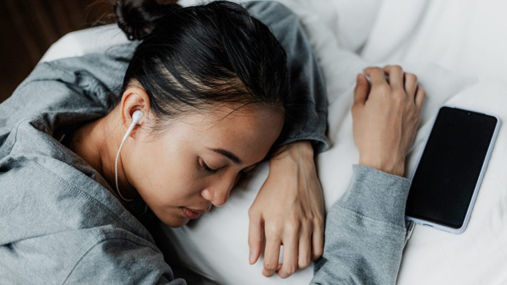 睡眠不足の女性